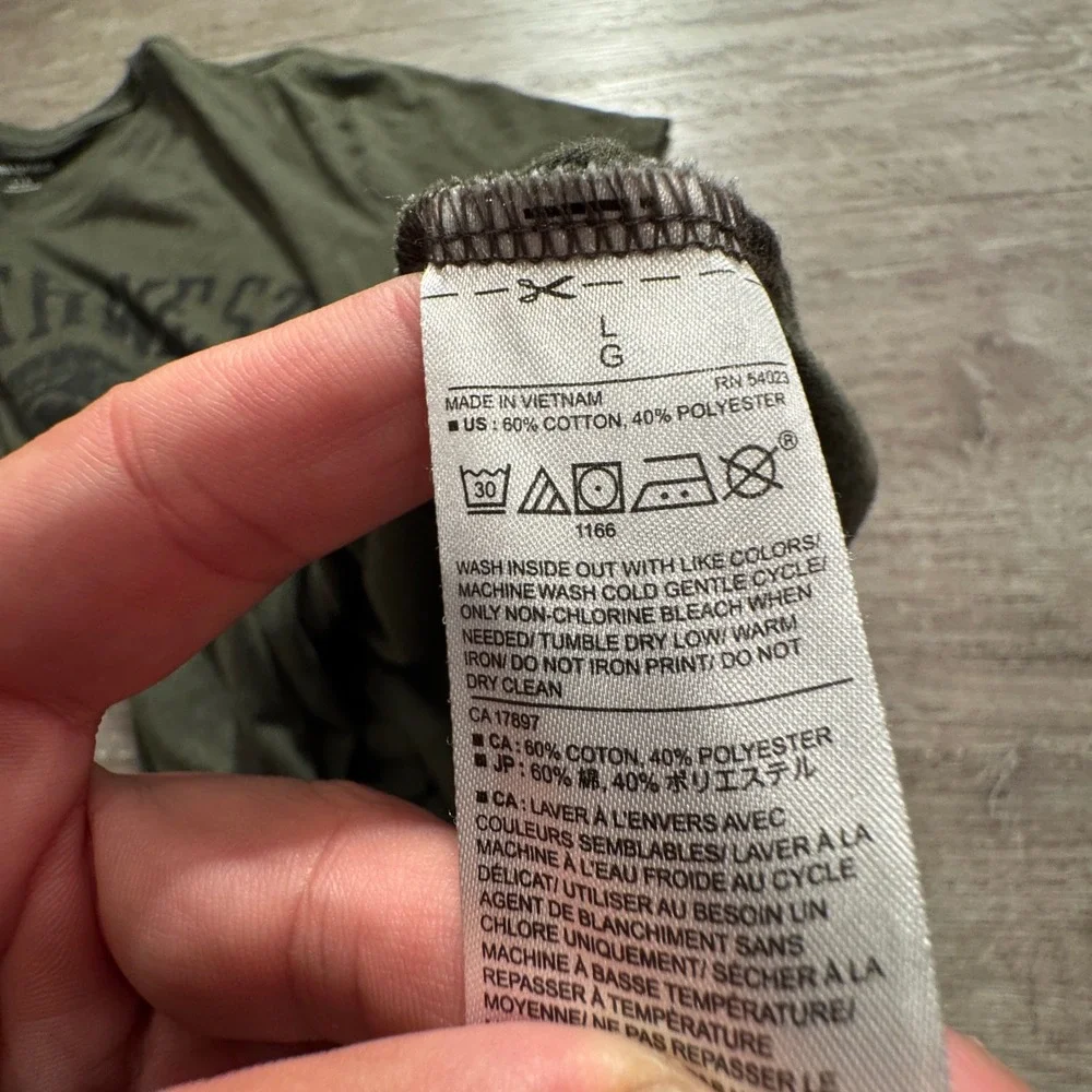 Banana Republic Shirt Mens Large Olive Green Cotton Northwest Bear Gorpcore Tee